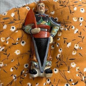 CHINESE PORCELAIN FIGURINE